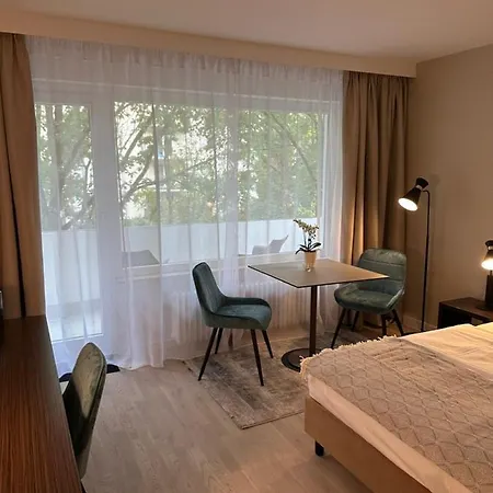 Livingroom Mathildenhoehe アパートホテル 4*