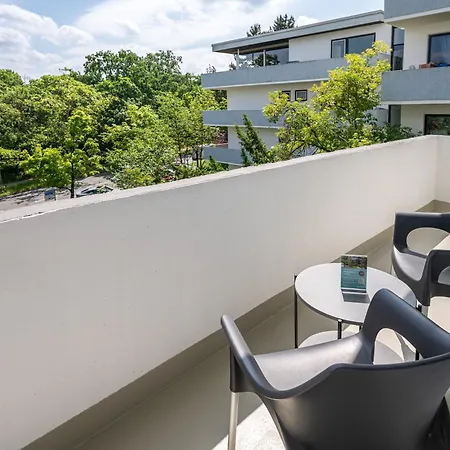 Hotel apartamentowy Livingroom Mathildenhoehe 4*